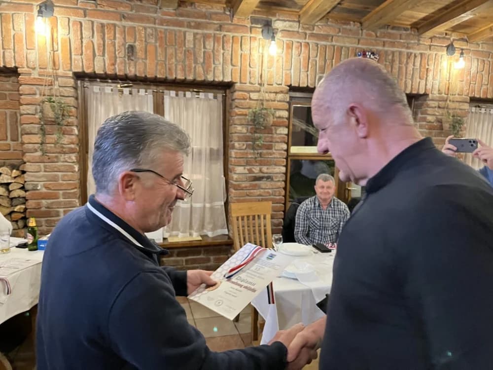 Pčelarstvo Antunović iz Jagupija sa medljikovcem pobjednik Županijskog ocjenjivanja meda