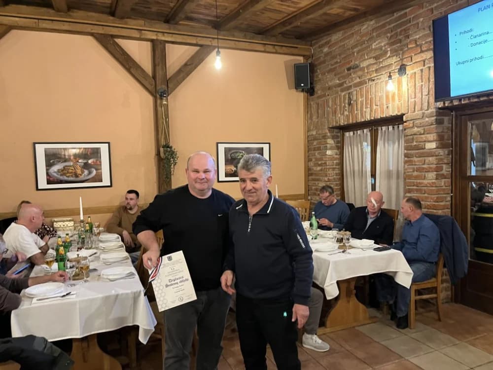 Pčelarstvo Antunović iz Jagupija sa medljikovcem pobjednik Županijskog ocjenjivanja meda