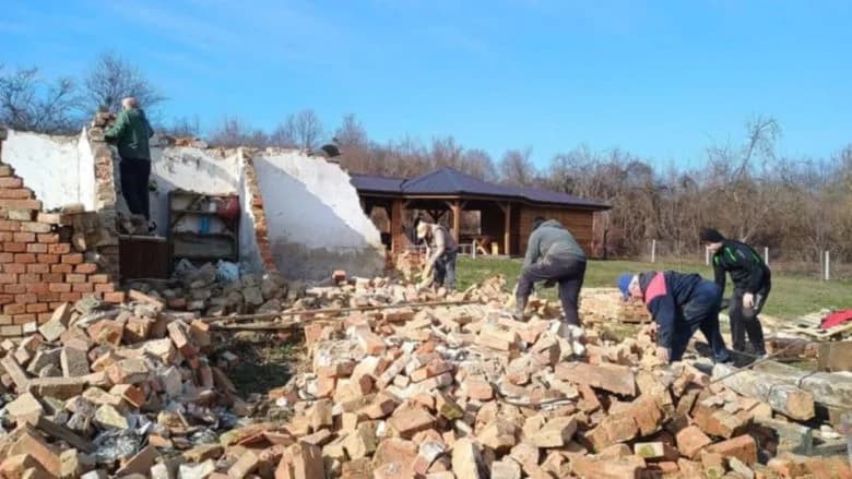 UDRUGA PUT  IZ RUŠEVA: Radne akcije na rušenju stare staje