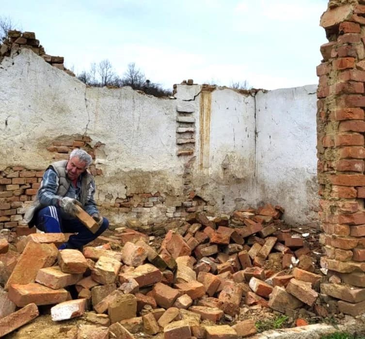 UDRUGA PUT  IZ RUŠEVA: Radne akcije na rušenju stare staje