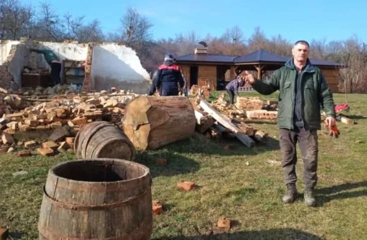 UDRUGA PUT  IZ RUŠEVA: Radne akcije na rušenju stare staje