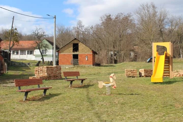 UDRUGA PUT  IZ RUŠEVA: Radne akcije na rušenju stare staje