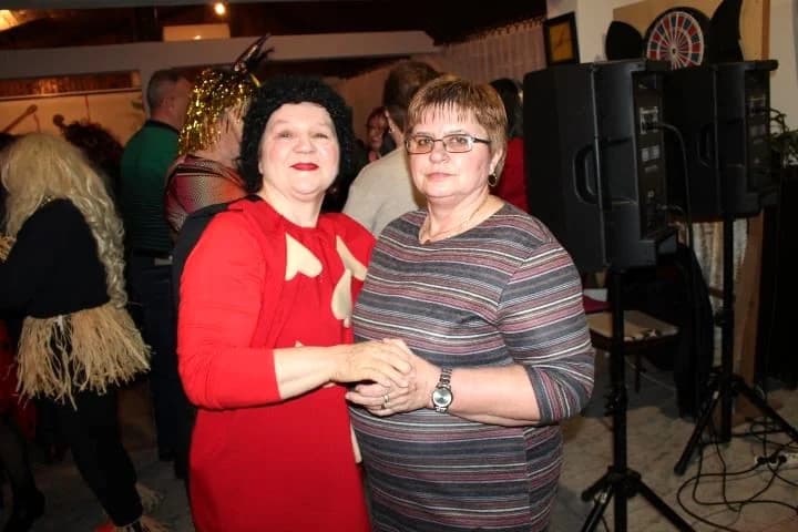 PLETERNIČKI UMIROVLJENICI Uz pjesmu i ples pod maskama održali pokladnu zabavu