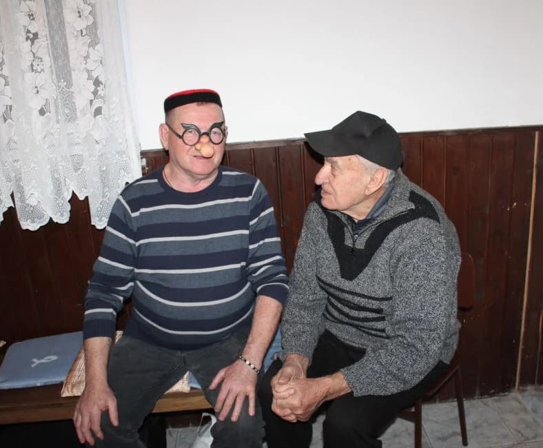 PLETERNIČKI UMIROVLJENICI Uz pjesmu i ples pod maskama održali pokladnu zabavu