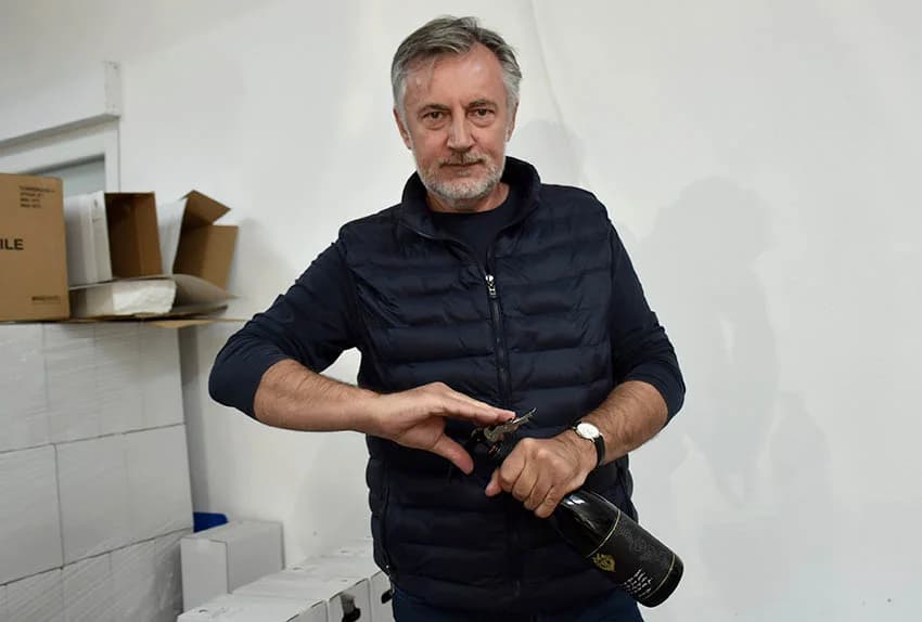 MIROSLAV ŠKORO ZAVRŠIO OVOGODIŠNJU BERBU U VINOGRADU U MITROVCU: Bolji pjevač nego berač