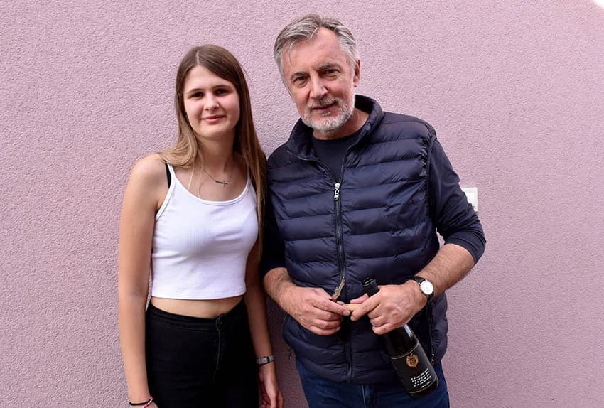 MIROSLAV ŠKORO ZAVRŠIO OVOGODIŠNJU BERBU U VINOGRADU U MITROVCU: Bolji pjevač nego berač