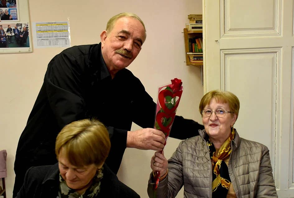 Požeški HSU darivao članice uz Dan žena