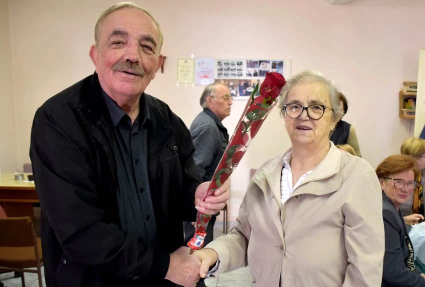Požeški HSU darivao članice uz Dan žena