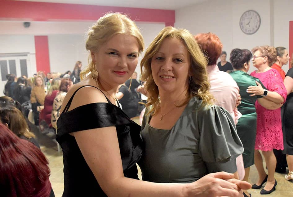 Veselilo se 130 žena požeškog kraja za svoj dan - dio prihoda dale za liječenje oboljelog mladića