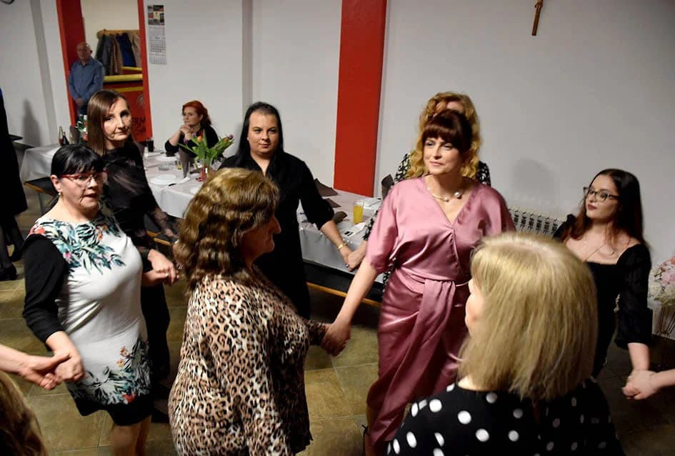 Veselilo se 130 žena požeškog kraja za svoj dan - dio prihoda dale za liječenje oboljelog mladića