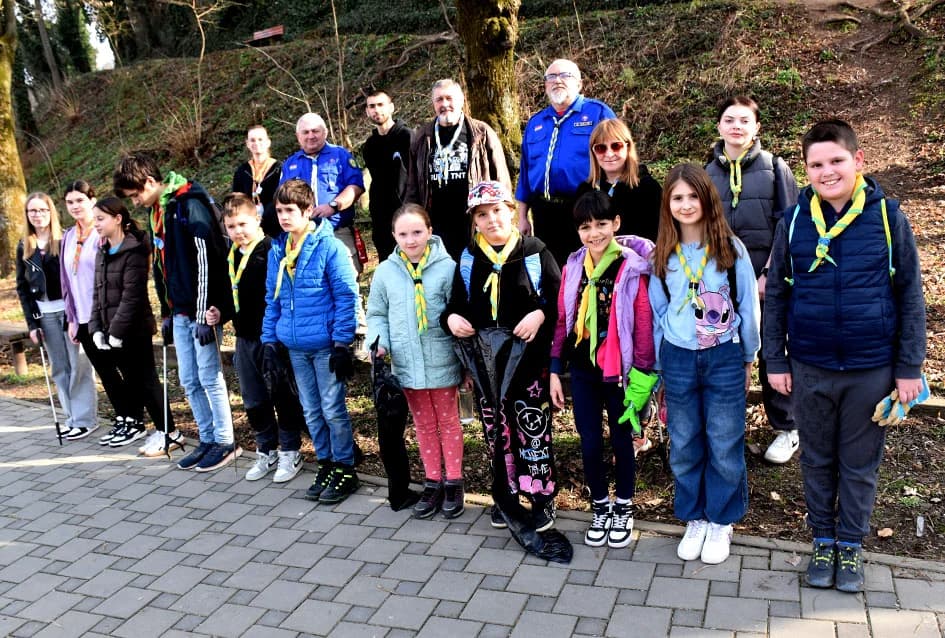 POŽEŠKI IZVIĐAČI SVOM GRADU NA DAR: Očistili park Stari grad