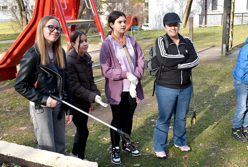 POŽEŠKI IZVIĐAČI SVOM GRADU NA DAR: Očistili park Stari grad