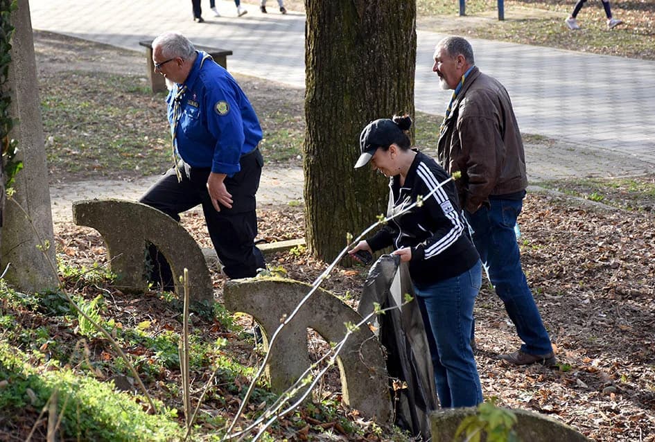 POŽEŠKI IZVIĐAČI SVOM GRADU NA DAR: Očistili park Stari grad