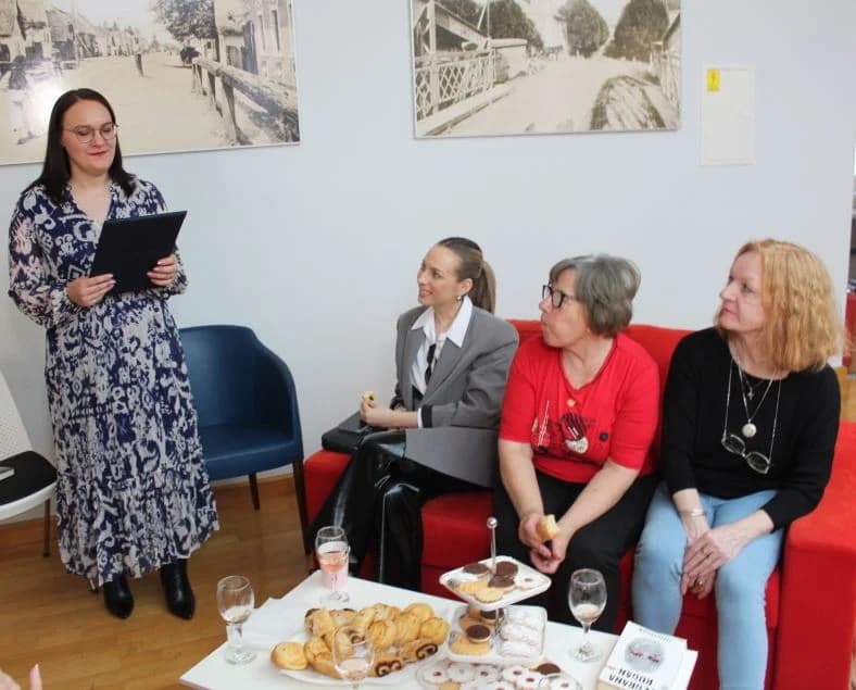 UZ MEĐUNARODNI DAN ŽENA U PLETERNICI: Druženje pripadnica ljepšeg spola uz vino, kolače i poeziju