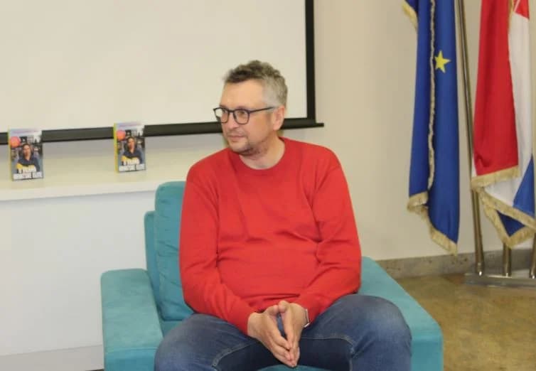 PLETERNICA - U SKLOPU PROJEKTA „ČETVRT KNJIGE“: Predstavljena knjiga ʼʼU vilama hrvatske elite“ Marijane Šimunić Raič