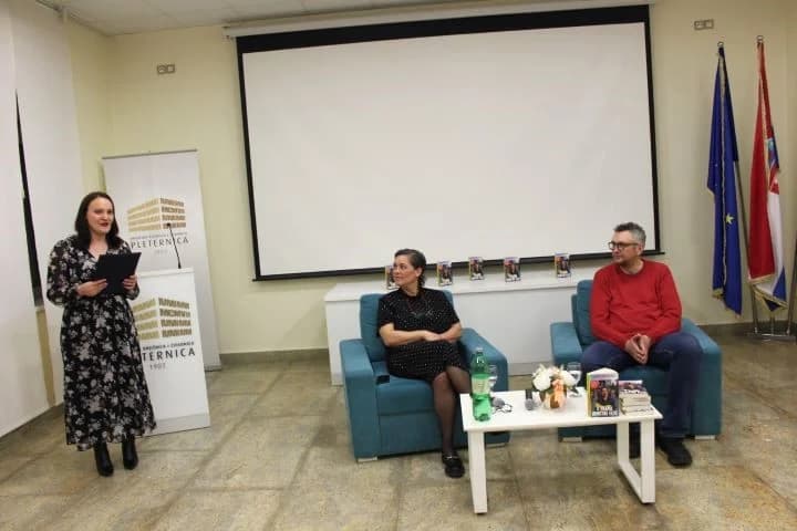 PLETERNICA - U SKLOPU PROJEKTA „ČETVRT KNJIGE“: Predstavljena knjiga ʼʼU vilama hrvatske elite“ Marijane Šimunić Raič