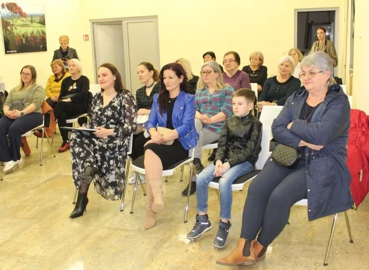 PLETERNICA - U SKLOPU PROJEKTA „ČETVRT KNJIGE“: Predstavljena knjiga ʼʼU vilama hrvatske elite“ Marijane Šimunić Raič