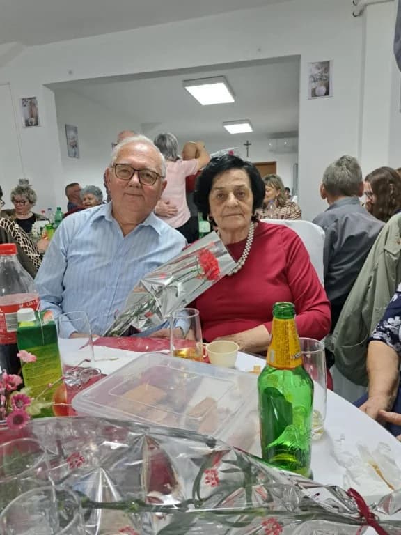 Velički umirovljenici uz Dan žena darivali i muškarce!