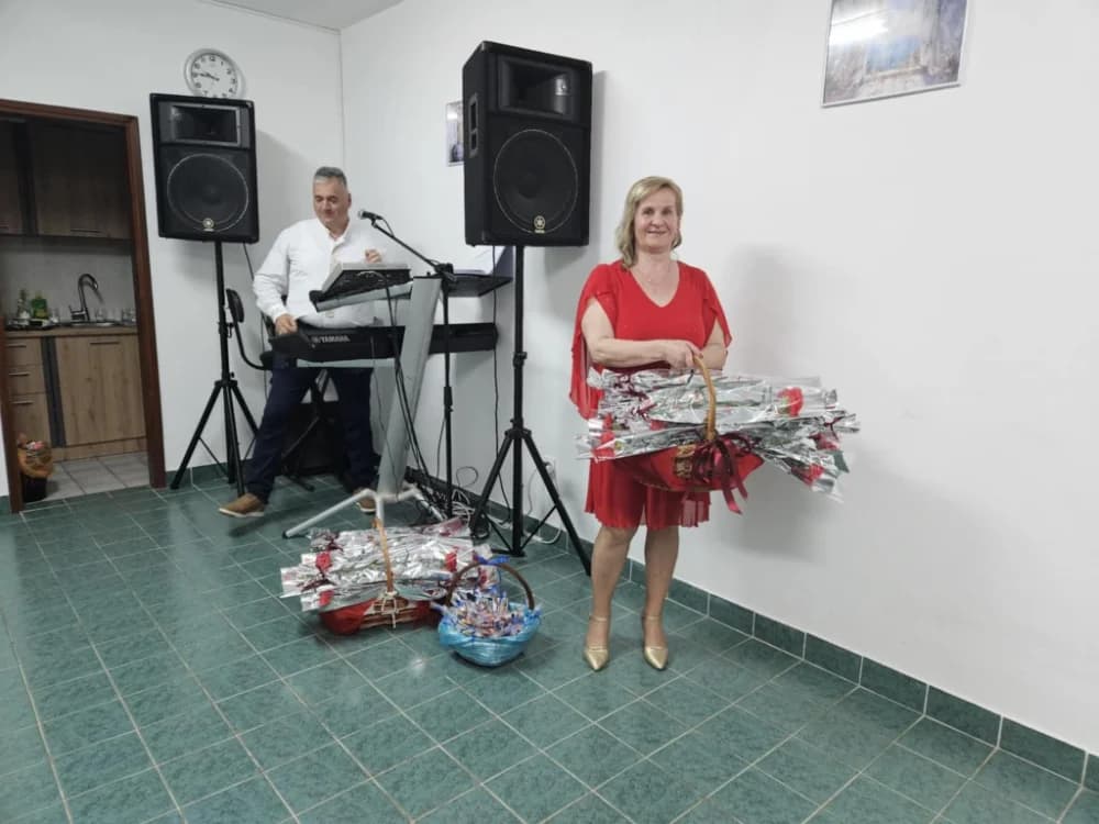 Velički umirovljenici uz Dan žena darivali i muškarce!