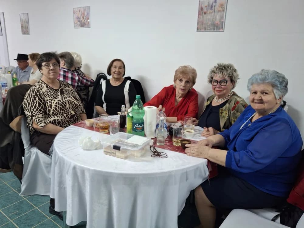Velički umirovljenici uz Dan žena darivali i muškarce!