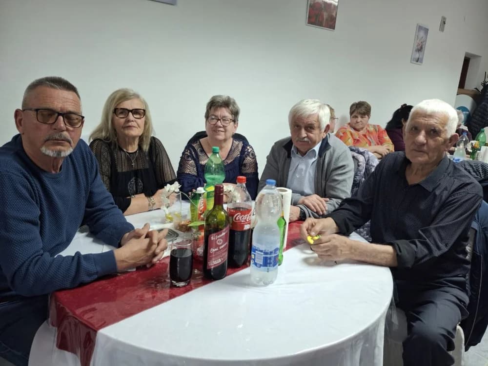 Velički umirovljenici uz Dan žena darivali i muškarce!