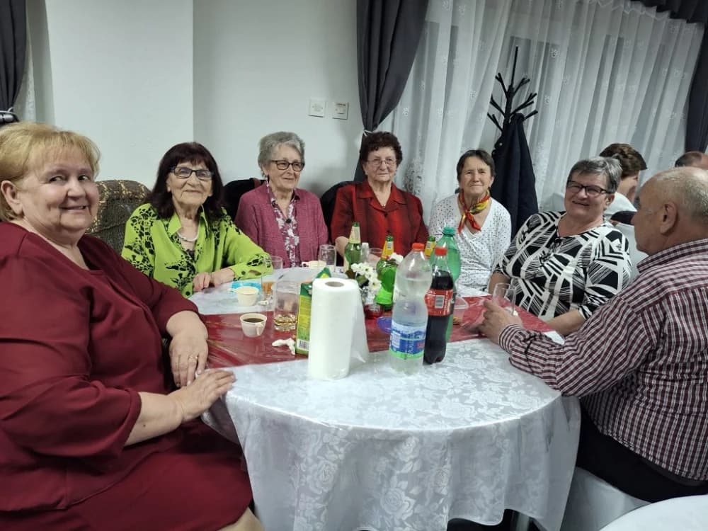 Velički umirovljenici uz Dan žena darivali i muškarce!