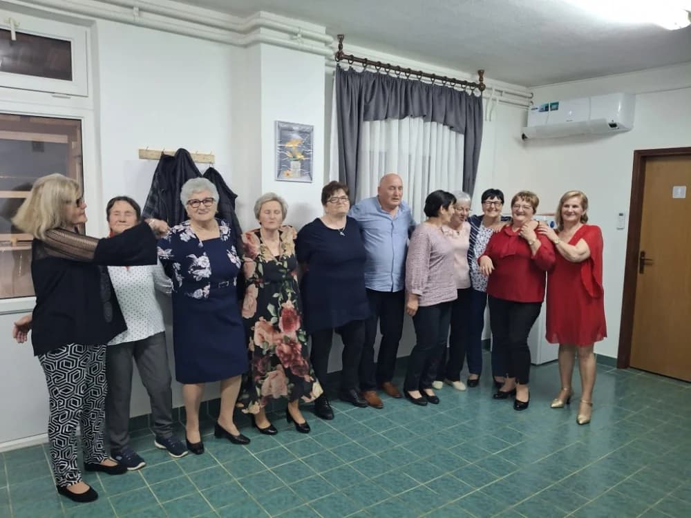 Velički umirovljenici uz Dan žena darivali i muškarce!