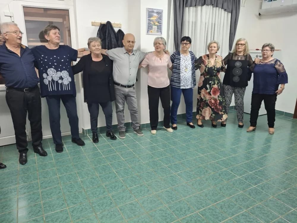 Velički umirovljenici uz Dan žena darivali i muškarce!