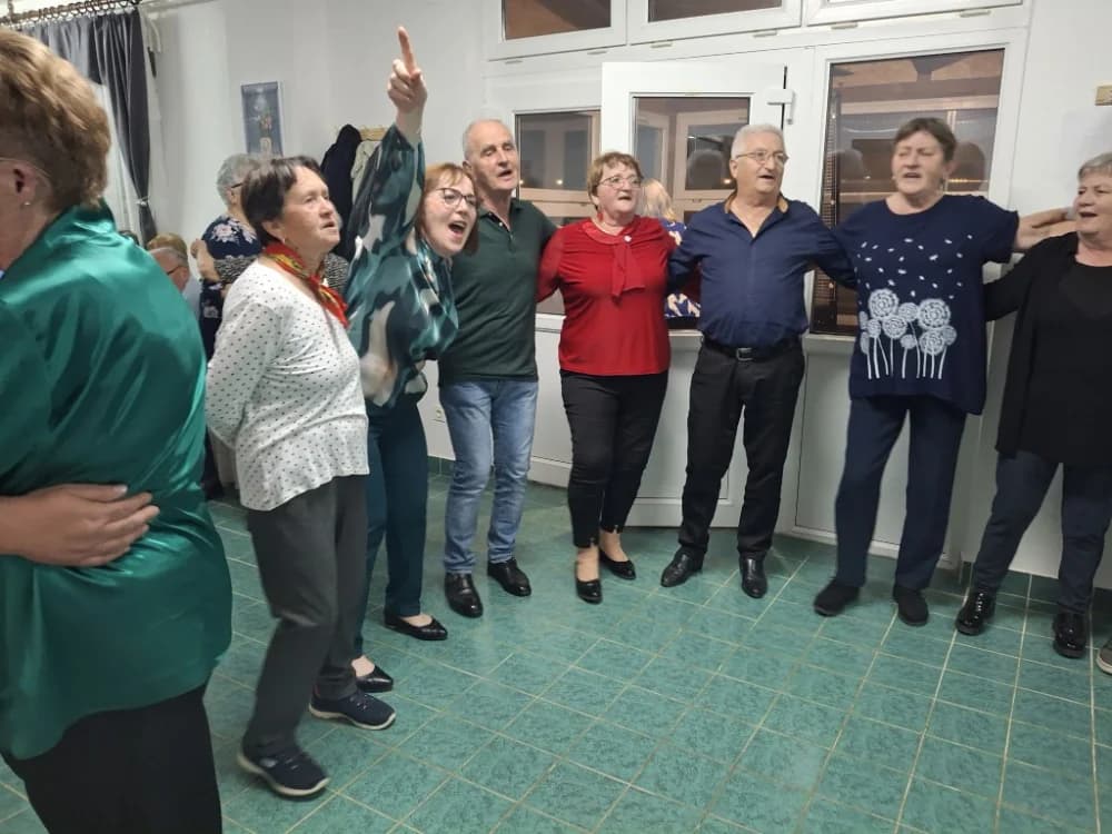 Velički umirovljenici uz Dan žena darivali i muškarce!