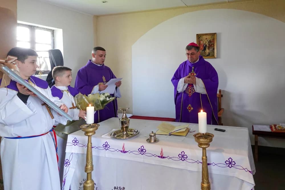 Krštenje devetog djeteta roditelja Ivić u Bučju