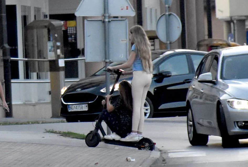 POŽEŽANI SVE VIŠE KORISTE ELEKTRIČNE ROMOBILE: Opravdana je zabrinutost zbog njihove sigurnosti