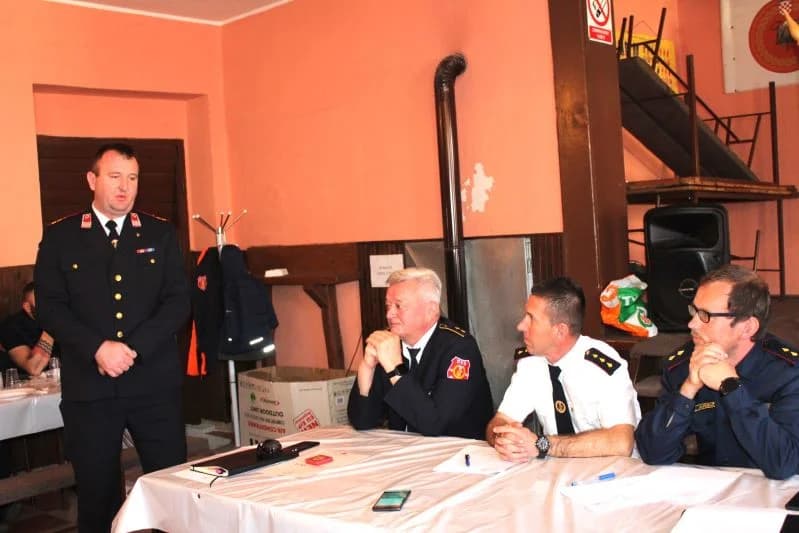 GODIŠNJA SKUPŠTINA DVD-A RUŠEVO Preuzeli novo vatrogasno vozilo donirano iz Austrije