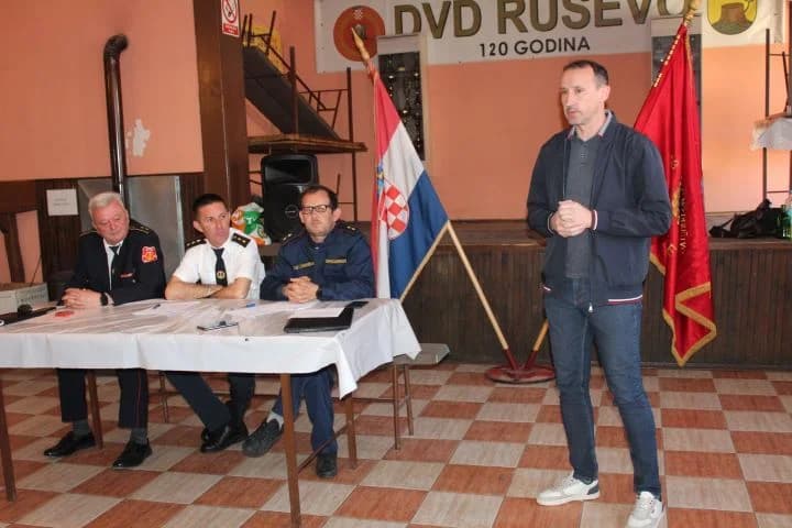GODIŠNJA SKUPŠTINA DVD-A RUŠEVO Preuzeli novo vatrogasno vozilo donirano iz Austrije