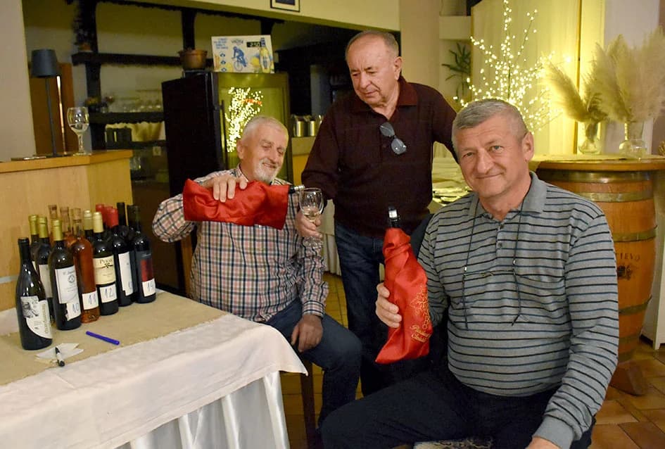 Sljubili graševinu i pohanog šarana