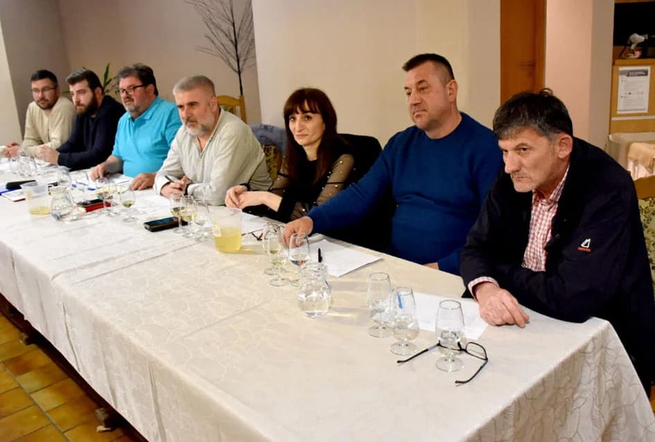Sljubili graševinu i pohanog šarana