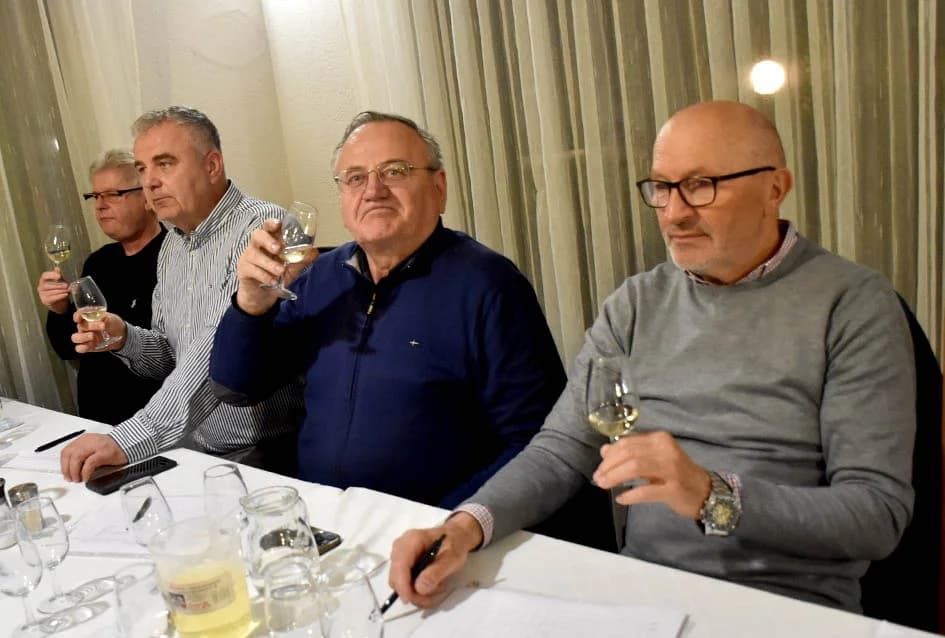 Sljubili graševinu i pohanog šarana