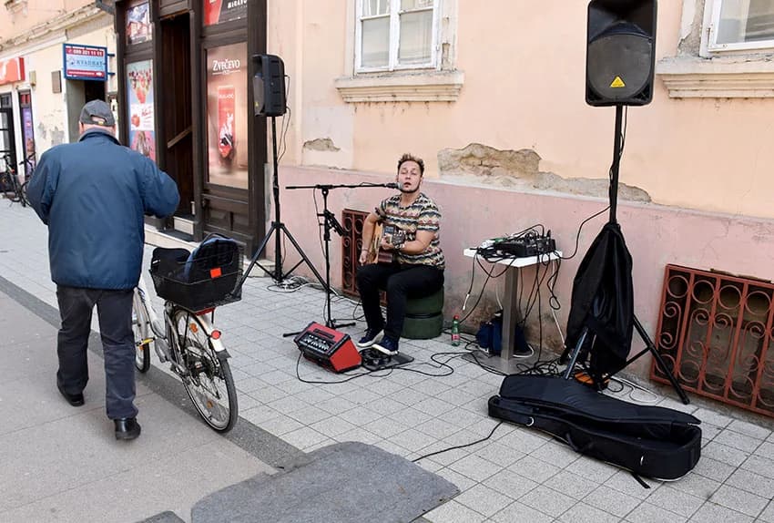 Svirajući na ulici obišao više od 30 gradova