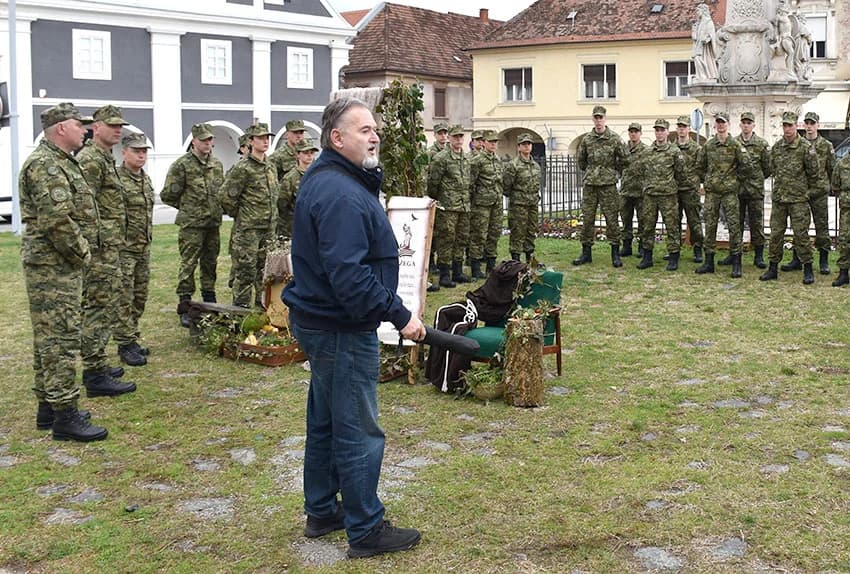Ročnici na dragovoljnoj vojnom osposovljavanju u požeškoj vojarni upoznali povijesne znamenitosti grada Požege
