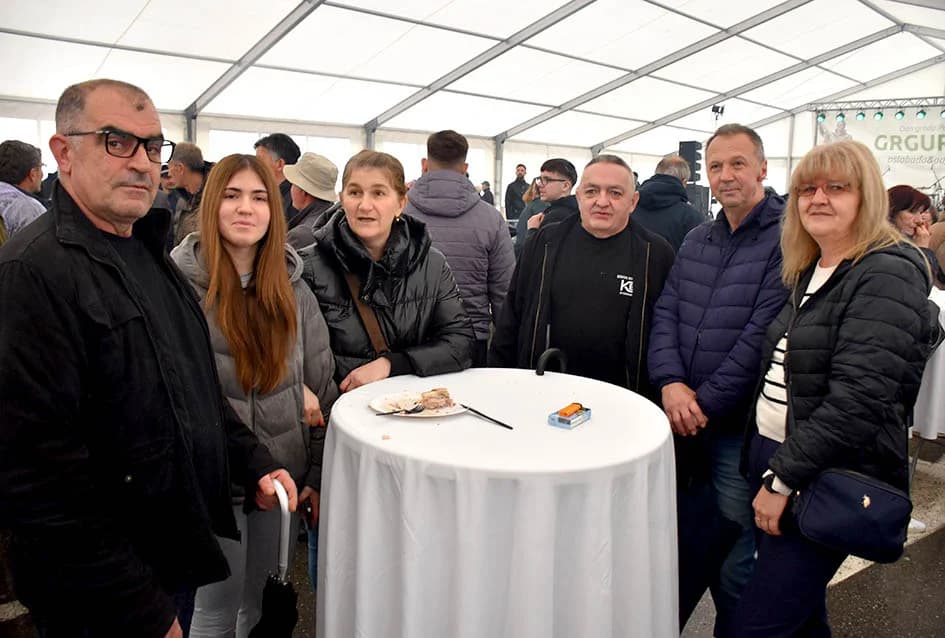 Mirisi delicija kontinentalne i primorske Hrvatske i ove su se godine širili u srcu Zlatne doline sa požeškog Trga sv. Trojstva
