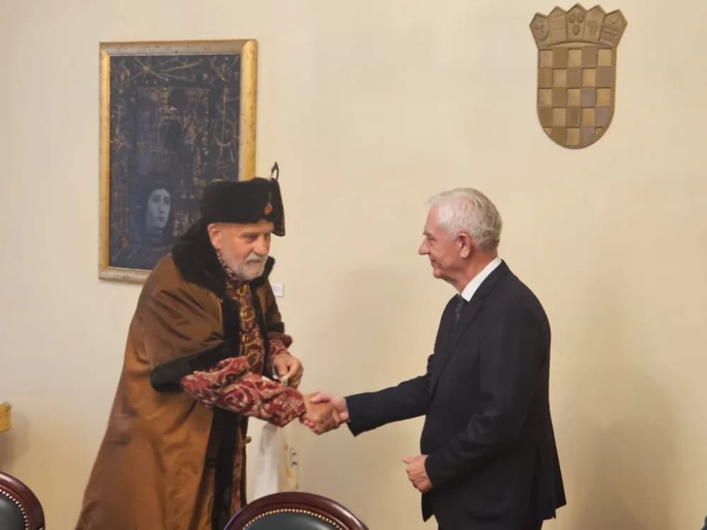 Gradonačelnik Željko Glavić upriličio prijem za članove povijesnih postrojbi povodom Dana grada Požege i Grgureva
