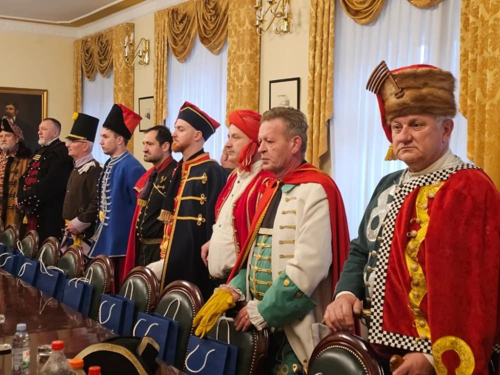 Gradonačelnik Željko Glavić upriličio prijem za članove povijesnih postrojbi povodom Dana grada Požege i Grgureva