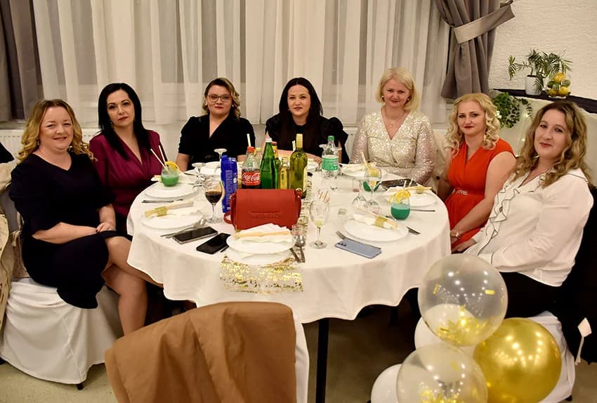 Dvjestotinjak žena veličkog kraja i prijateljica slavilo svoj dan-prihod u humnitarnu namjenu