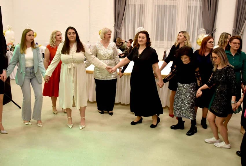 Dvjestotinjak žena veličkog kraja i prijateljica slavilo svoj dan-prihod u humnitarnu namjenu