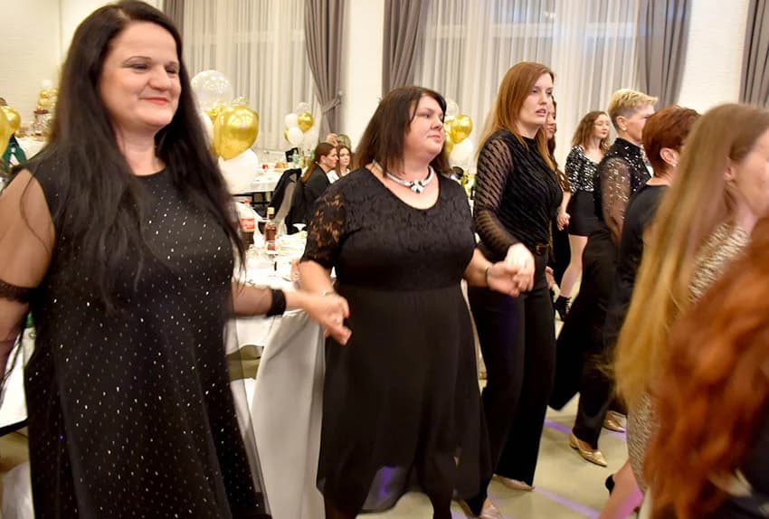 Dvjestotinjak žena veličkog kraja i prijateljica slavilo svoj dan-prihod u humnitarnu namjenu