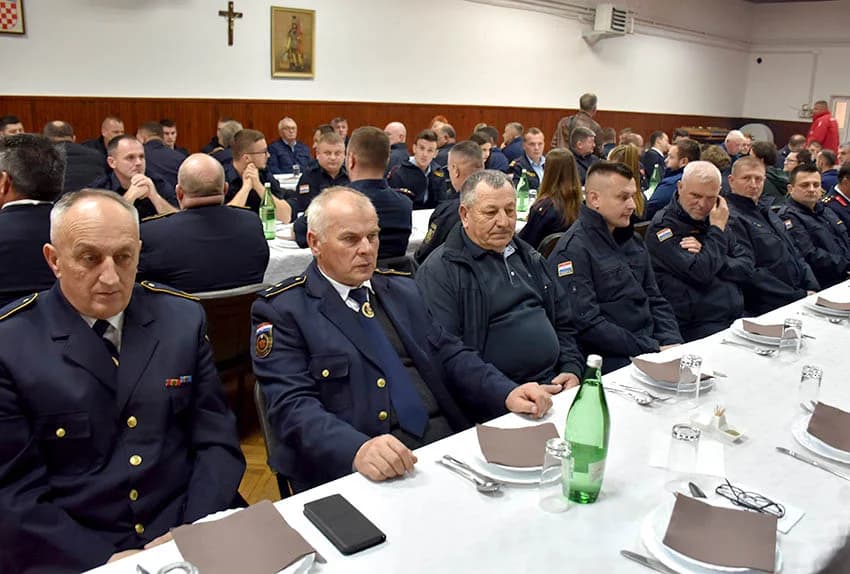 Vatrogasci Kaptola imali više od 100 intervencija i aktivnosti – uzoran  vatrogasac je Karlo Mikić