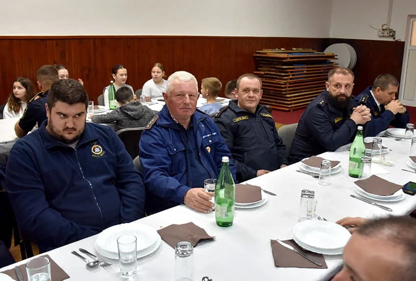 Vatrogasci Kaptola imali više od 100 intervencija i aktivnosti – uzoran  vatrogasac je Karlo Mikić