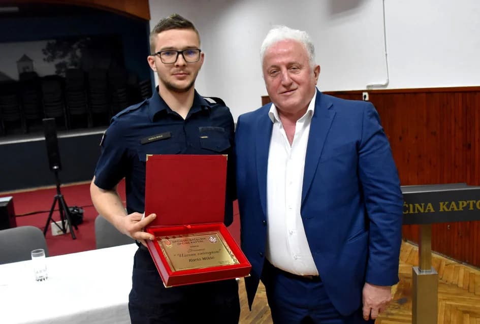 Vatrogasci Kaptola imali više od 100 intervencija i aktivnosti – uzoran  vatrogasac je Karlo Mikić
