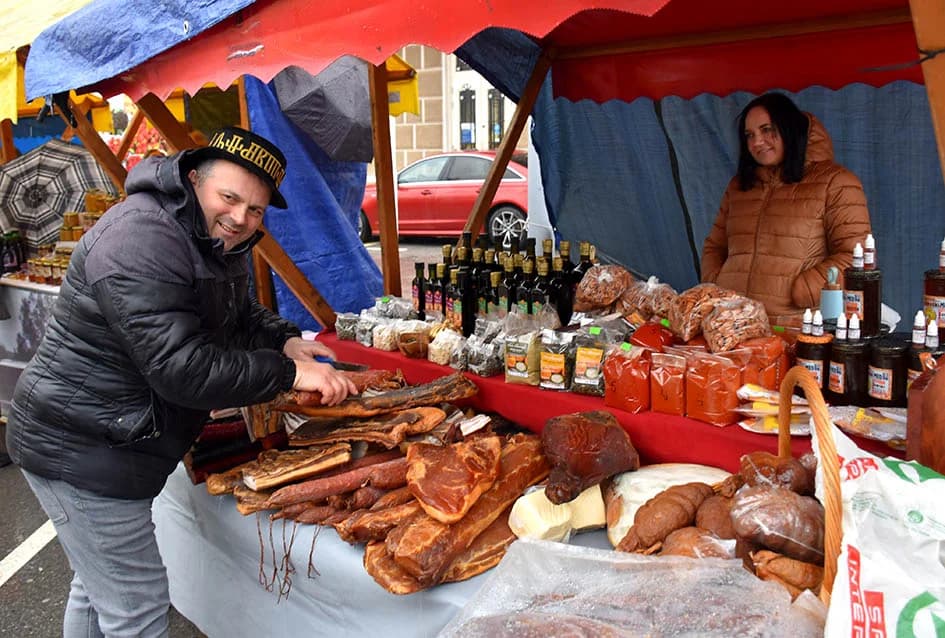 Nismo zaboravili izlagače na manifestaciji  “Zeleno i plavo” koji su prkosili kiši