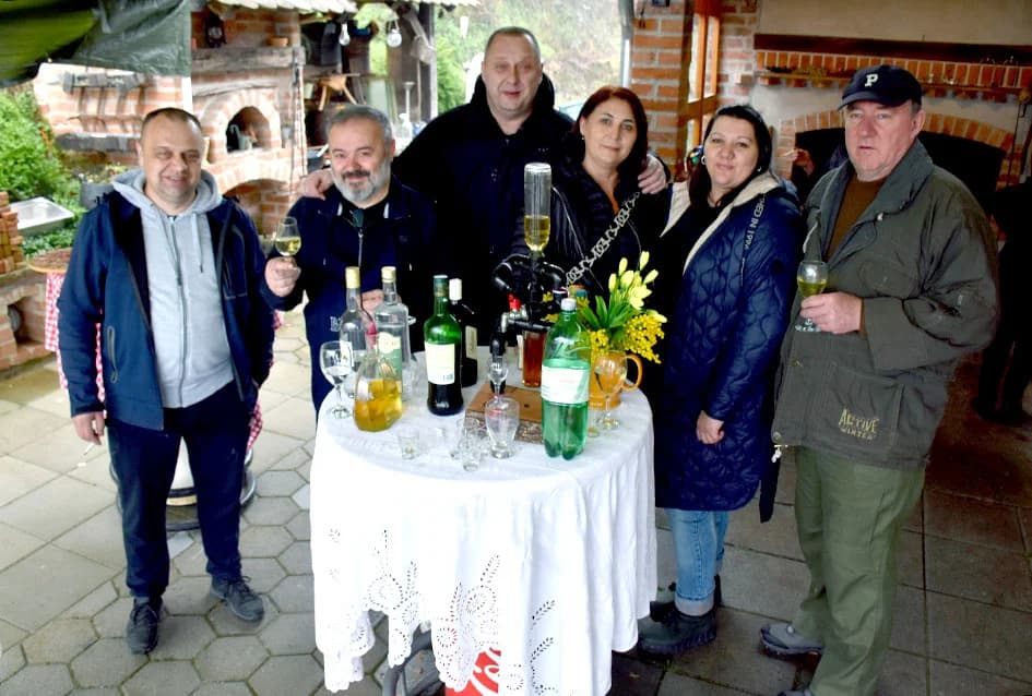 POŽEŠKI VINOGRADARI SLAVILI GRGUREVO: Vikend u znaku obilne kiše