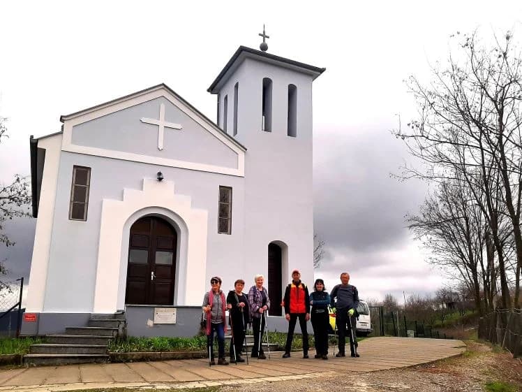 Pleternički planinari na imanju Mladena Ravlića na Požeškoj gori
